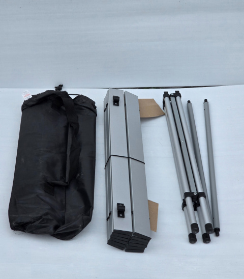 Aktive Camping Aluminiowy składany stół kempingowy 70x70x70cm. Aktive Camping Aluminiowy składany stół kempingowy 70x70x70cm.