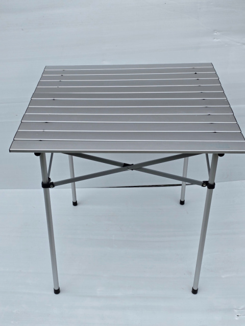 Aktive Camping Aluminiowy składany stół kempingowy 70x70x70cm. Aktive Camping Aluminiowy składany stół kempingowy 70x70x70cm.