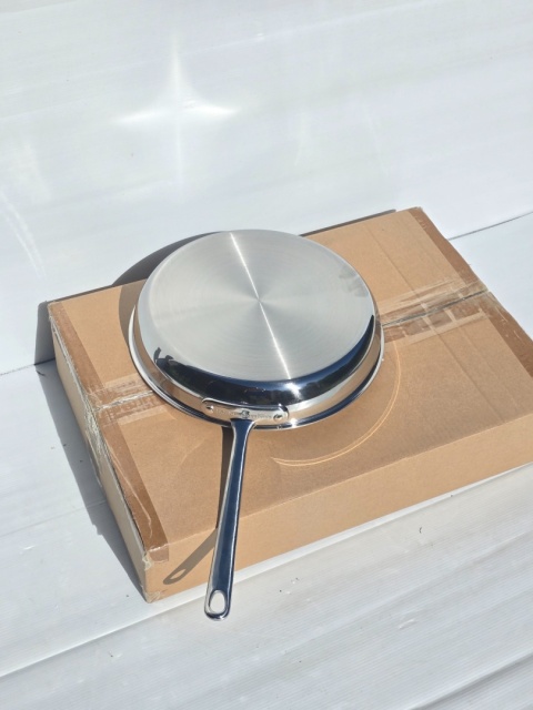 Amazon Basics Trójwarstwowa patelnia ze stali nierdzewnej 30cm srebrna Amazon Basics Trójwarstwowa patelnia ze stali nierdzewnej 30cm srebrna