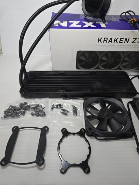 Chłodzenie wodne NZXT Kraken Z73 Black LCD RL-KRZ73-01(W) Chłodzenie wodne NZXT Kraken Z73 Black LCD RL-KRZ73-01(W)