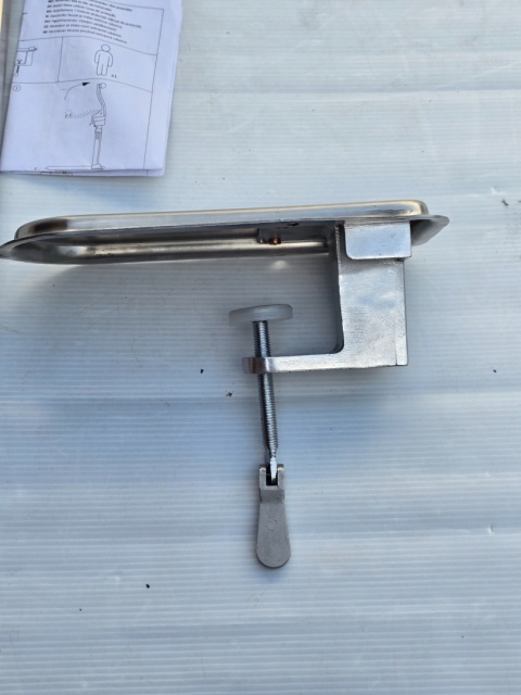 Ręczny otwieracz do puszek Zacisk komercyjny Heavy Duty do 30cm. Ręczny otwieracz do puszek Zacisk komercyjny Heavy Duty do 30cm.