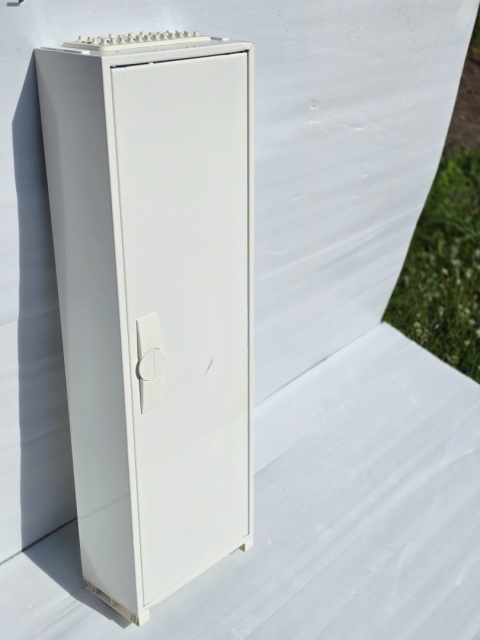 Rozdzielnica natynkowa 6x12 FW IP44 kl.II 950x300x160 FWB61S HAGER Rozdzielnica natynkowa 6x12 FW IP44 kl.II 950x300x160 FWB61S HAGER