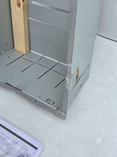Schneider Resi9 Taca montażowa podtynkowa 1x13 modułów wysokość 855 mm Schneider Resi9 Taca montażowa podtynkowa 1x13 modułów wysokość 855 mm