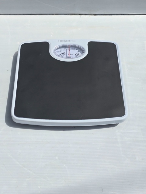 Waga Łazienkowa Analogowa Haeger BS-MEB.006A Czarny/Biały 130 KG Waga Łazienkowa Analogowa Haeger BS-MEB.006A Czarny/Biały 130 KG