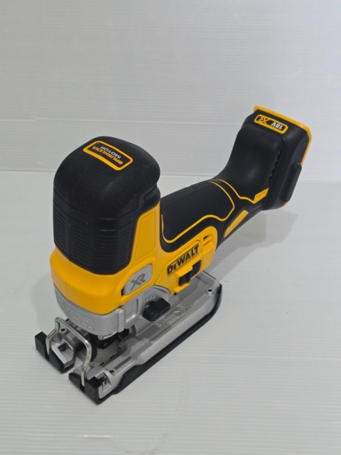 Zestaw Dewalt DCS335N Wyrzynarka Akumulatorowa 18V 135mm ładowarka+aku Zestaw Dewalt DCS335N Wyrzynarka Akumulatorowa 18V 135mm ładowarka+aku