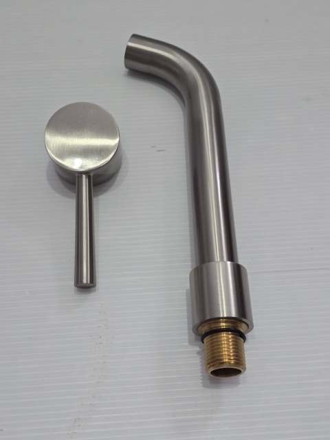 Bateria umywalkowa podtynkowa srebny mat wylewka 21 cm