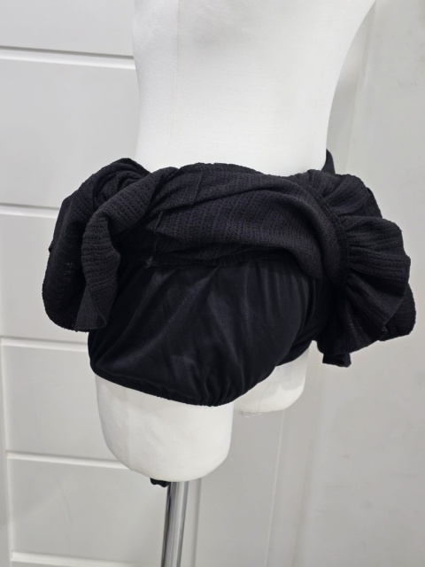 Czarna elegancka mini spódniczka z falbanami Rozmiar M