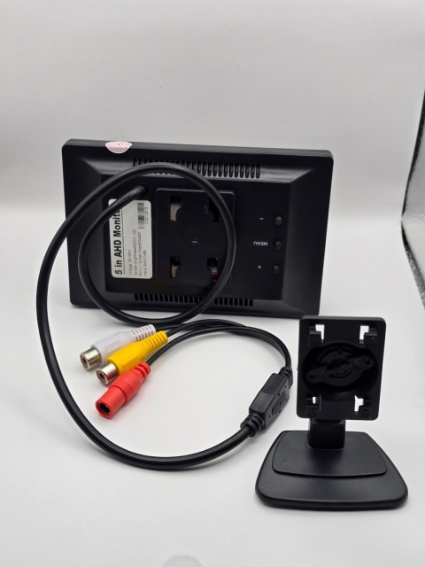 Kamera samochodowa + Monitor 4,3'' zasilaczem 12V, z 2 wejściami WIDEO