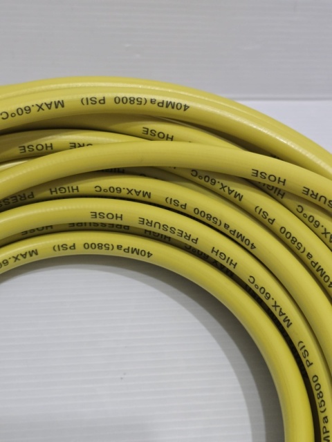 Wzmocniony wąż wysokociśnieniowy do myjek DN8 400bar 20m 60 stopni M22