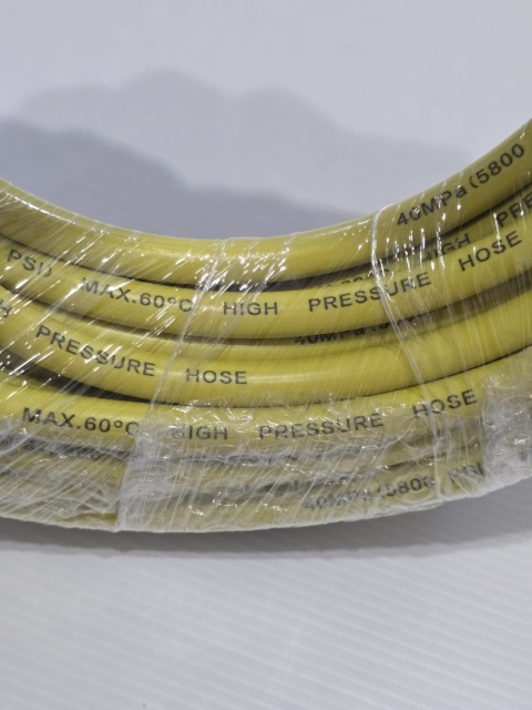 Wzmocniony wąż wysokociśnieniowy do myjek DN8 400bar 20m 60 stopni M22