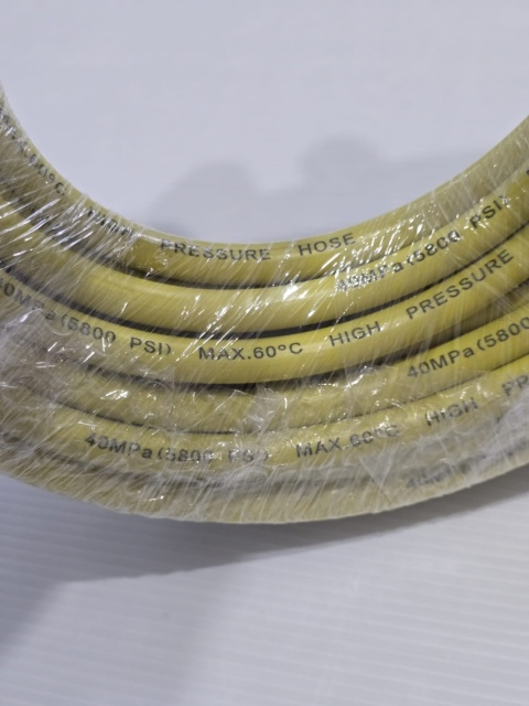 Wzmocniony wąż wysokociśnieniowy do myjek DN8 400bar 20m 60 stopni M22