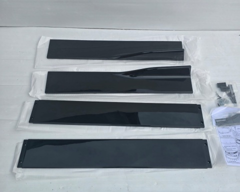 Splitter zderzaka przód uniwersalny BODY KIT czarny połysk