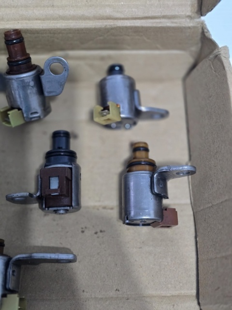 Elektrozawory skrzyni biegów JC7 JP solenoidy automatycznej skrzyni.