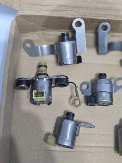 Elektrozawory skrzyni biegów JC7 JP solenoidy automatycznej skrzyni.