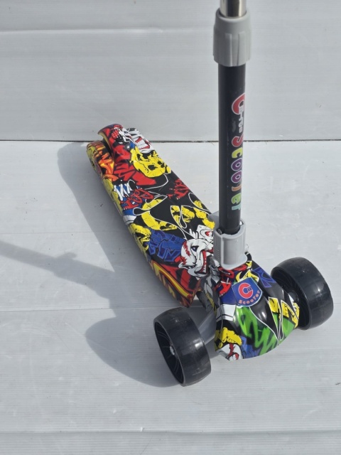 Hulajnoga dziecięca T-go składana graffiti regulowana 3 koła do 50kg.