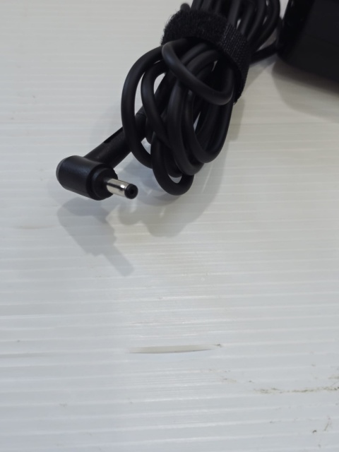 Zasilacz 19V 2.37A 45W uniwersalny do laptopa 100-240V